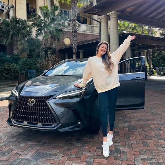 Yellow the Label sweatshirt - Picture 4 of 8